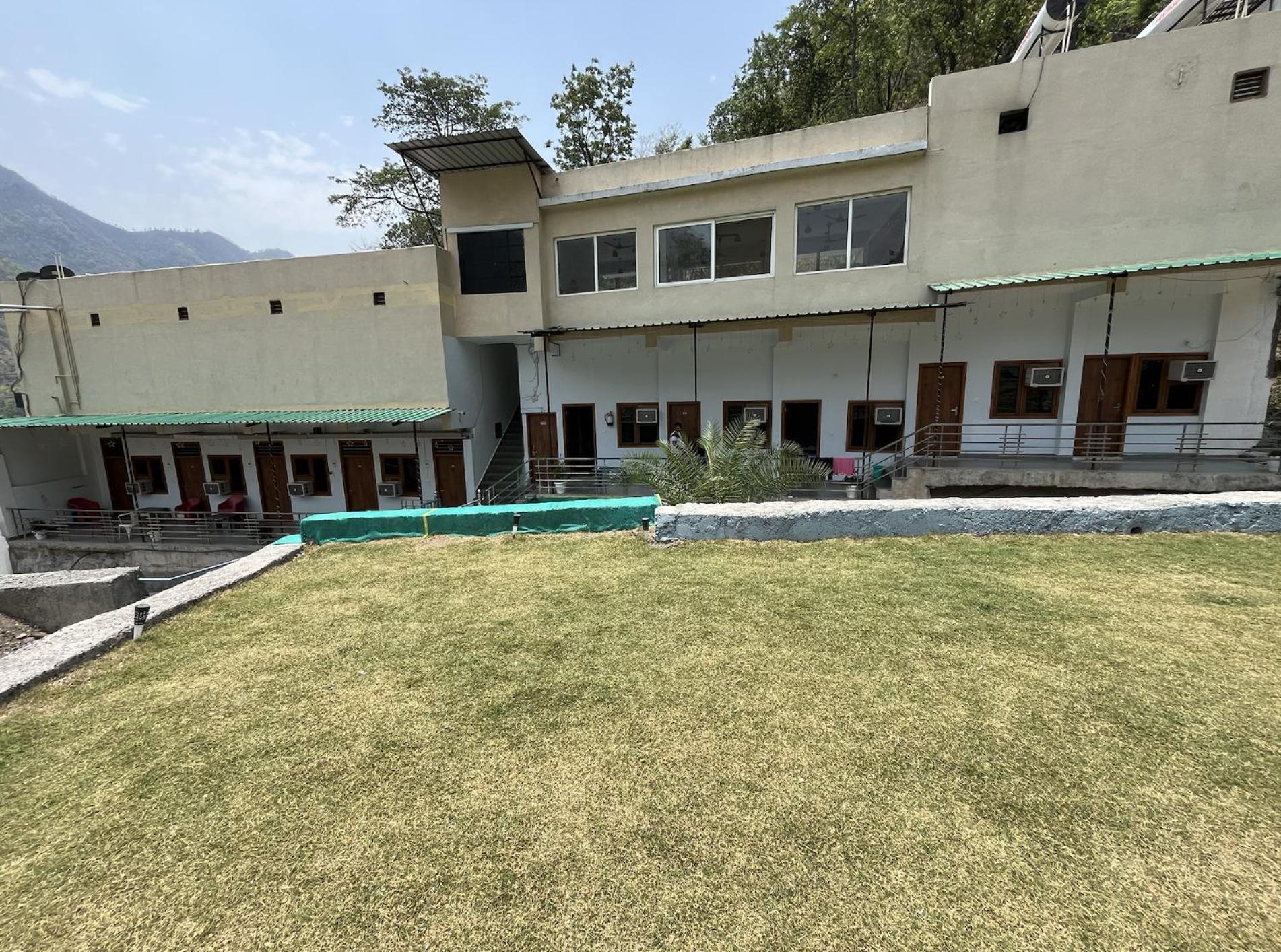 Hotel Studioz Sahastradhara Dehradun Exterior foto